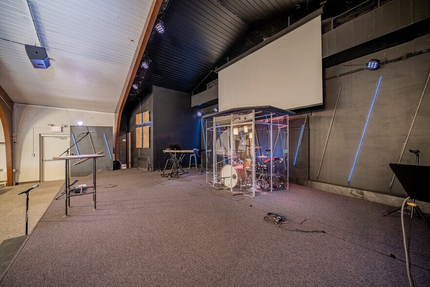 More Photos Of 1331 High Ave, Oshkosh Religious Facility For Sale