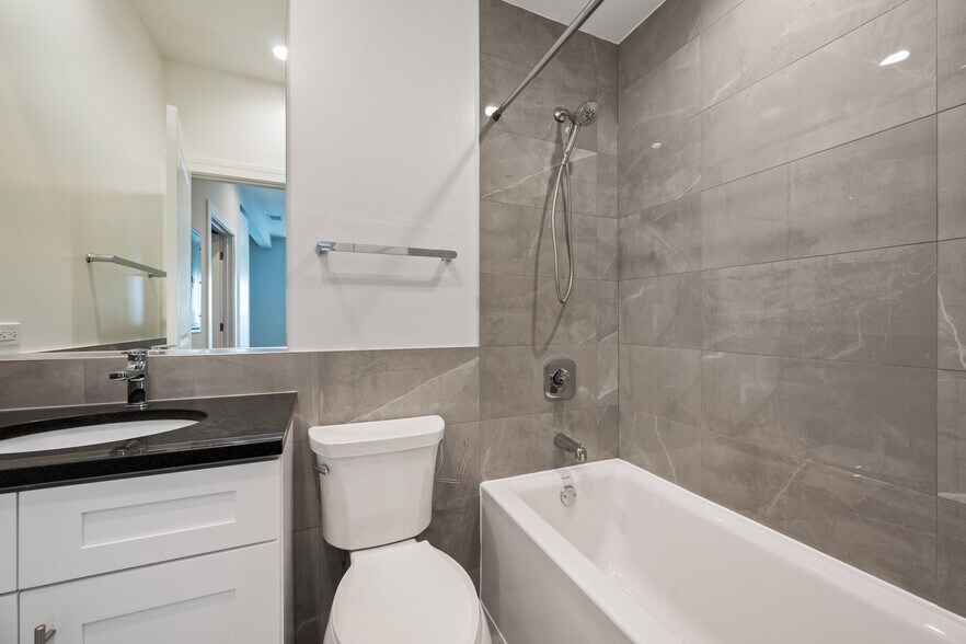 More Photos Of 1710 W Lunt Ave, Chicago Apartments For Sale