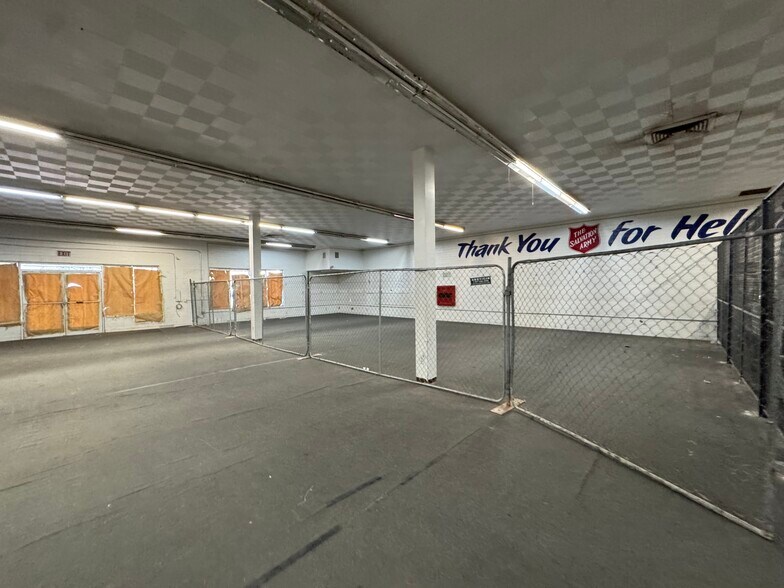 More Photos Of 2717 S 6th Ave, Tucson General Retail For Sale