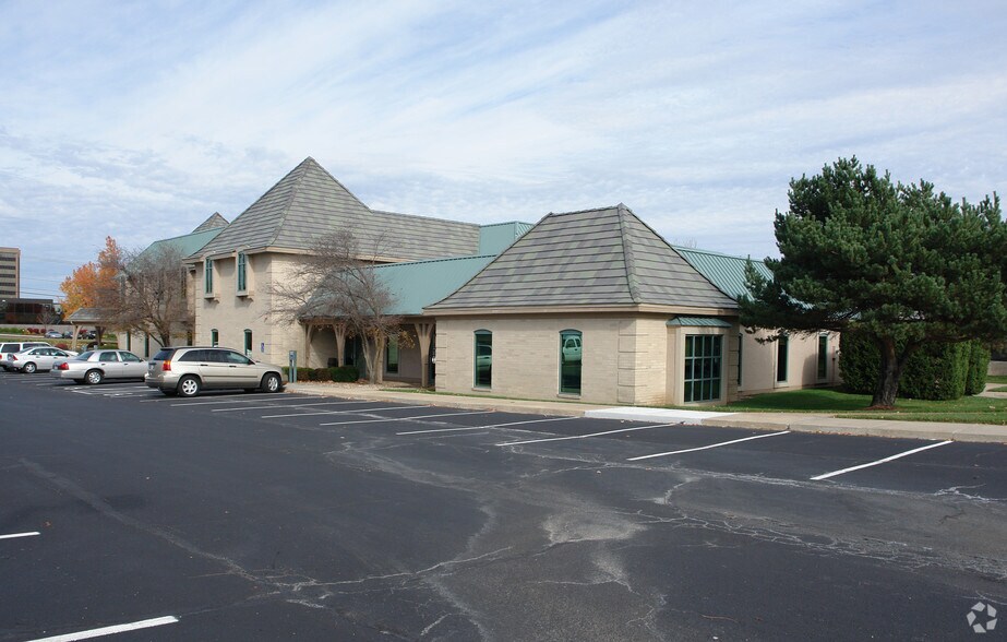 More Photos Of 5401 College Blvd, Leawood Office For Lease