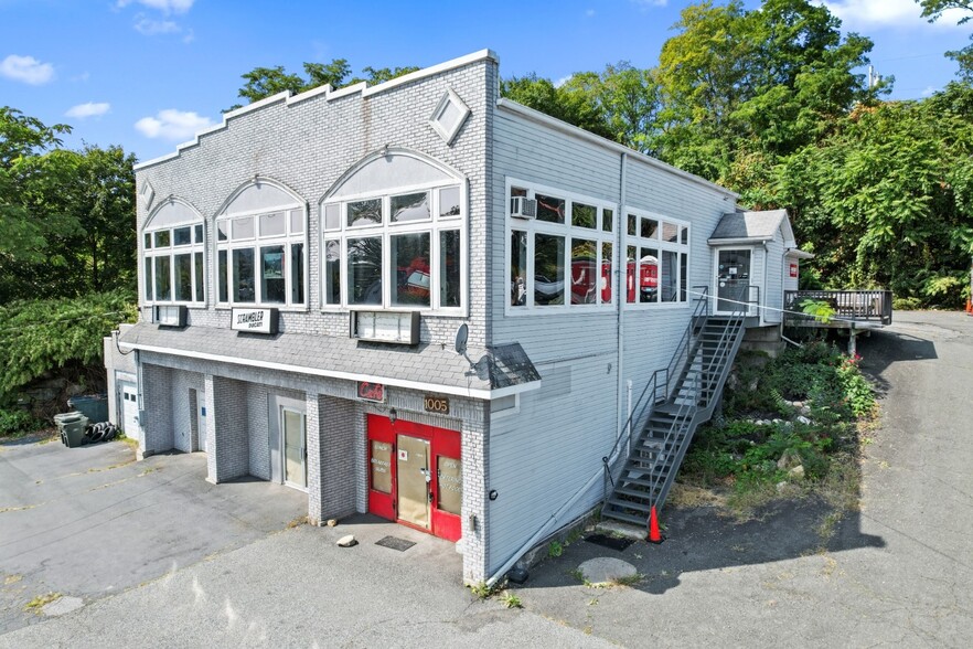 Primary Photo Of 1005 Route 9W, Fort Montgomery Auto Repair For Sale