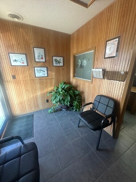 More Photos Of 636 S East St, Mount Carroll Warehouse For Sale