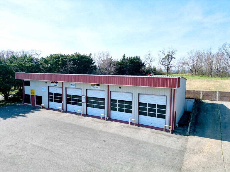 Primary Photo Of 2841 Old Franklin Tpke, Rocky Mount Auto Repair For Sale