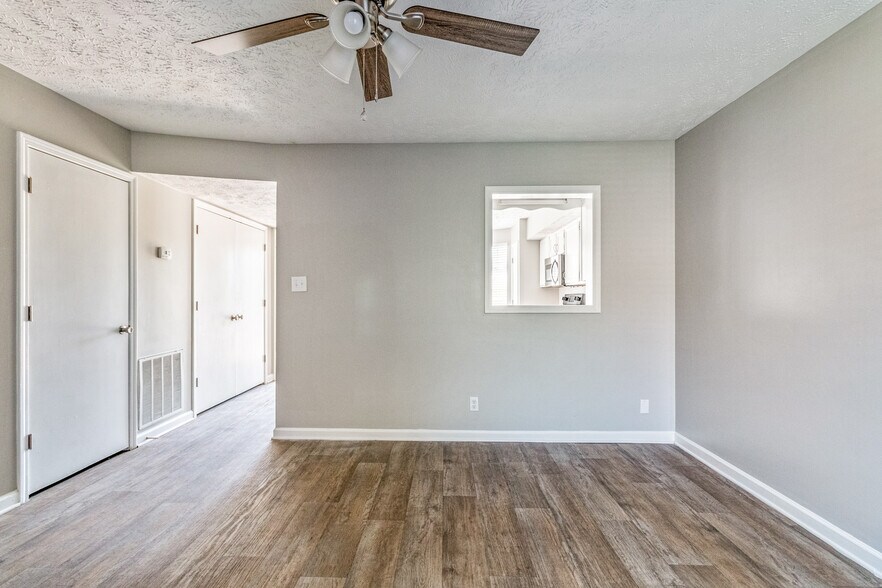 More Photos Of 291 Dunbar Cave Rd, Clarksville Multifamily For Sale
