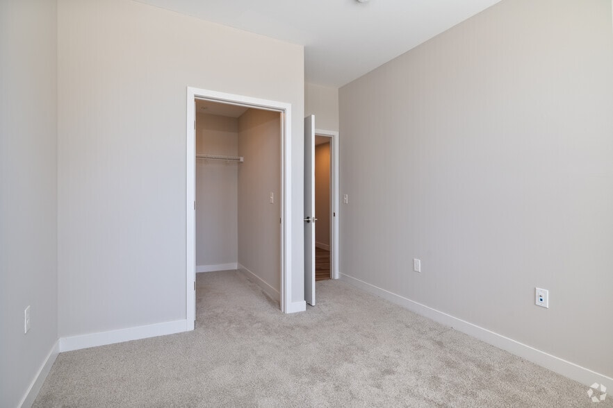 More Photos Of 2800 Franklin Blvd, Cleveland Apartments For Lease
