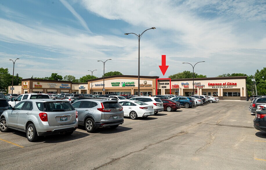 More Photos Of 1050 Henderson Hwy, Winnipeg Freestanding For Lease