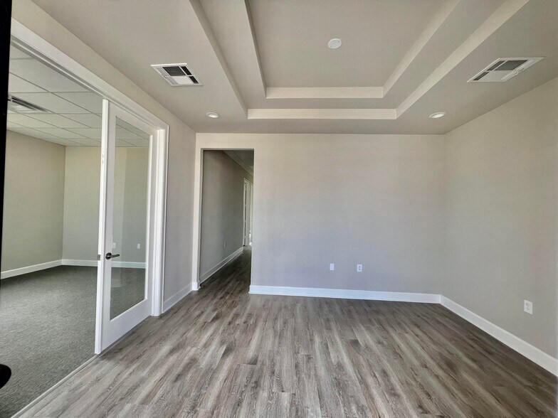 More Photos Of 3129 Kingsley Dr, Pearland Medical For Sale