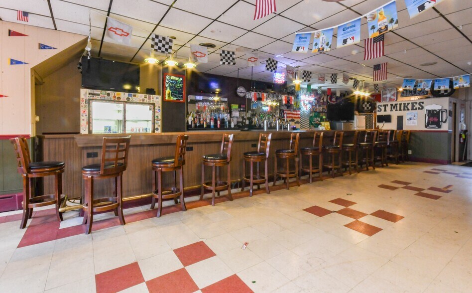 More Photos Of 38 Reid St, Amsterdam Specialty For Sale