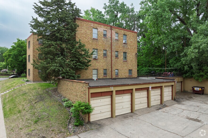 More Photos Of 235 Exeter Pl, Saint Paul Apartments For Sale