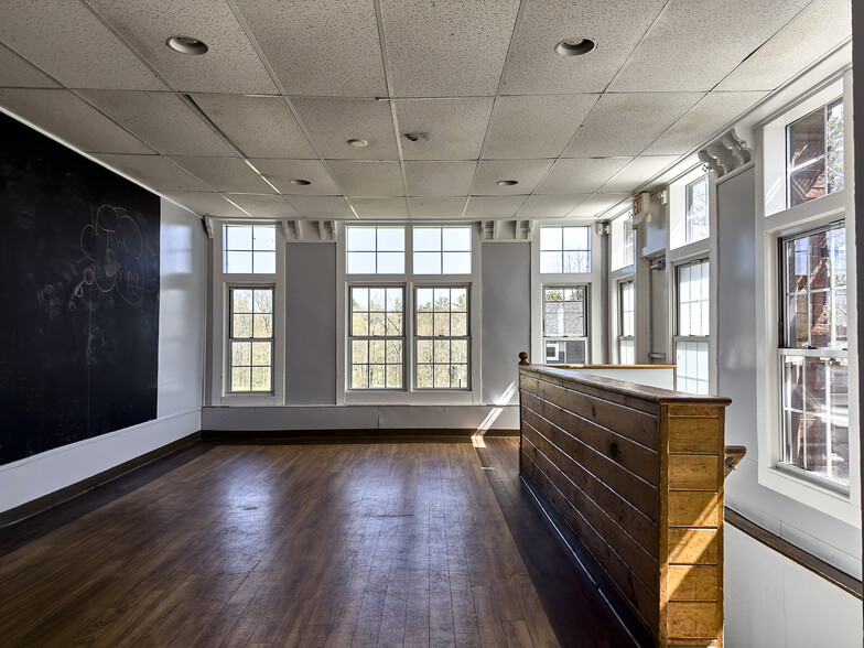 More Photos Of 349 Old Stockbridge Rd, Lenox Schools For Sale