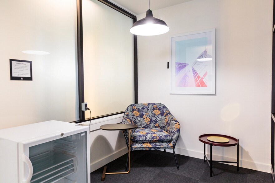 More Photos Of 261 Madison Ave, New York Coworking Space