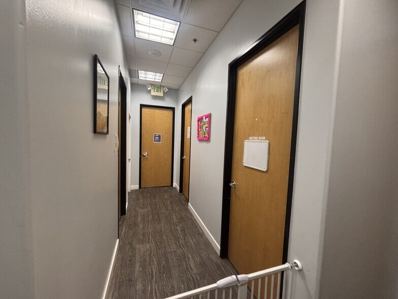 More Photos Of 1830 S Alma School Rd, Mesa Medical For Sale