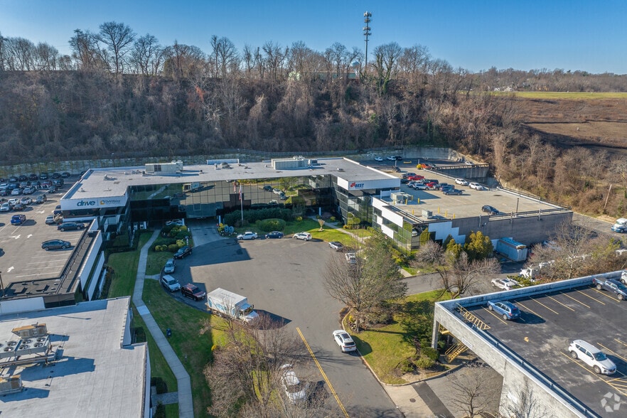 More Photos Of 99 Seaview Blvd, Port Washington Light Distribution For Lease