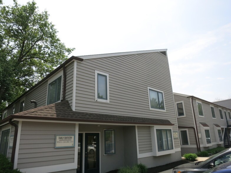 More Photos Of 920 Lawn Ave, Sellersville Medical For Sale