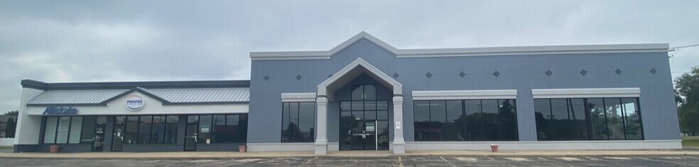 More Photos Of 1611-1617 Douglas Rd, Montgomery Unknown For Lease