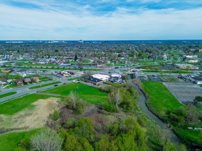 More Photos Of 1470 Paris Ave, Lincoln Park Multifamily For Sale