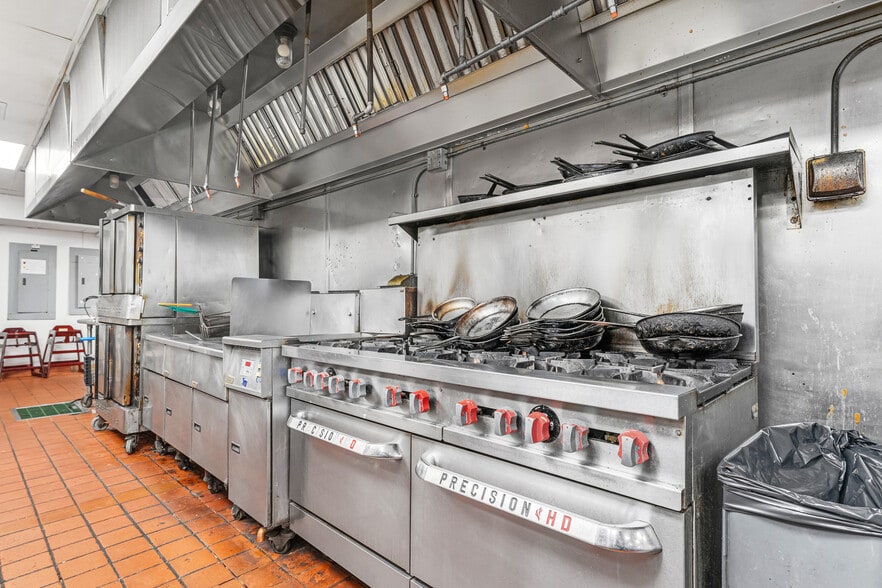 More Photos Of 2099 Post Rd, Warwick Restaurant For Sale