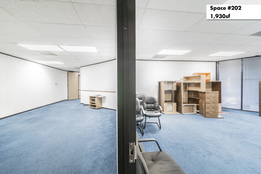 More Photos Of 1880 S Dairy Ashford Rd, Houston Office Residential For Lease