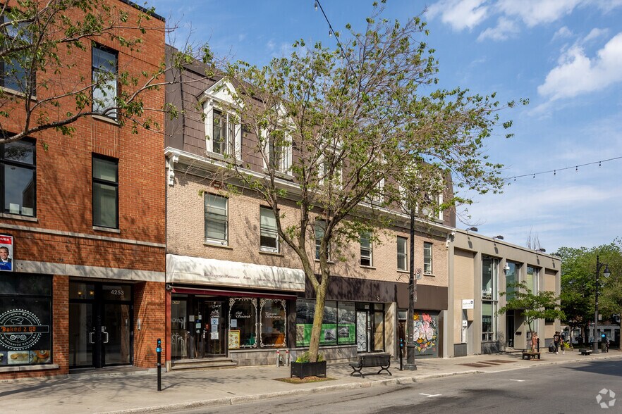 More Photos Of 4245 Boul Saint-Laurent, Montréal Storefront Retail Residential For Lease