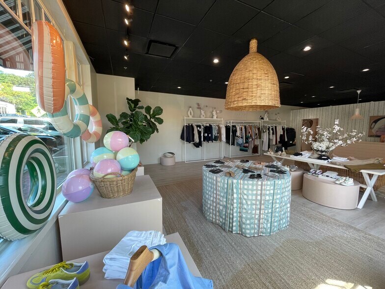 More Photos Of 2003 Cahaba Rd, Mountain Brook Freestanding For Lease