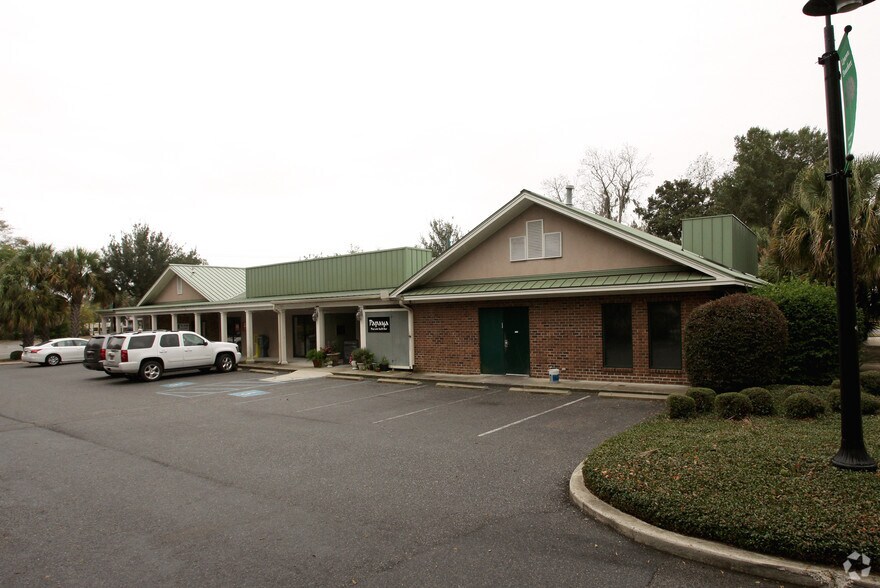 More Photos Of 1001-1029 Boundary St, Beaufort Unknown For Lease