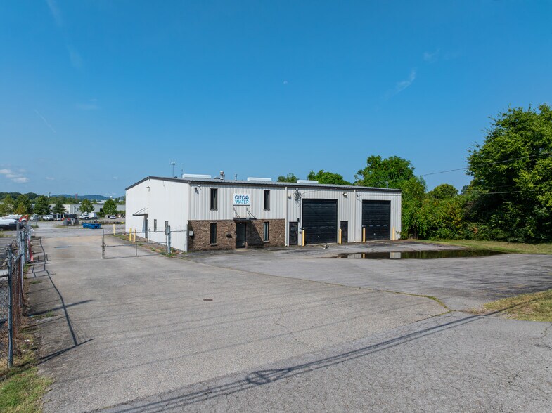 More Photos Of 3333 Hydes Ferry Pike, Nashville Warehouse For Lease
