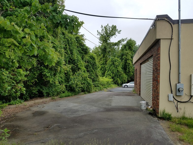 More Photos Of 458 Putnam Pike, Greenville Daycare Center For Lease