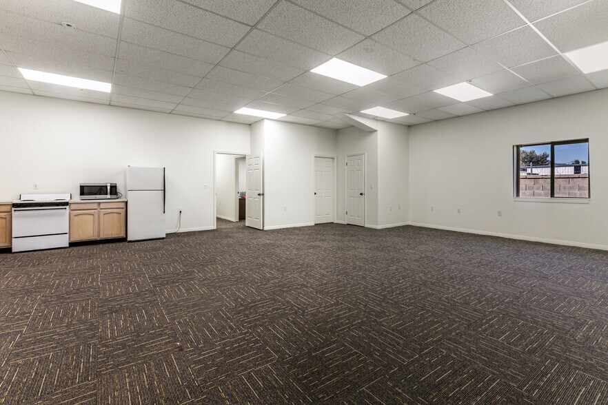 More Photos Of 4116 W 5800 N, Mountain Green Light Manufacturing For Lease