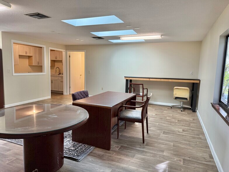 More Photos Of 442 4th Ave, Indialantic Office For Lease