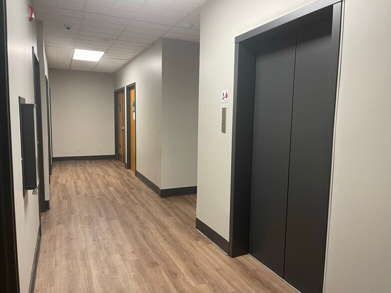 More Photos Of 745 Craig Rd, Creve Coeur Office For Lease