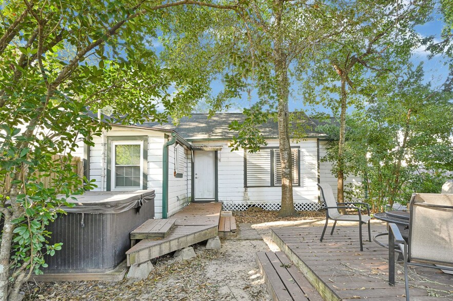 More Photos Of 404 W 3rd St, League City Manufactured Housing Mobile Home Park For Sale