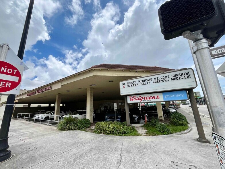 More Photos Of 1201 SW 1st St, Miami Drugstore For Lease