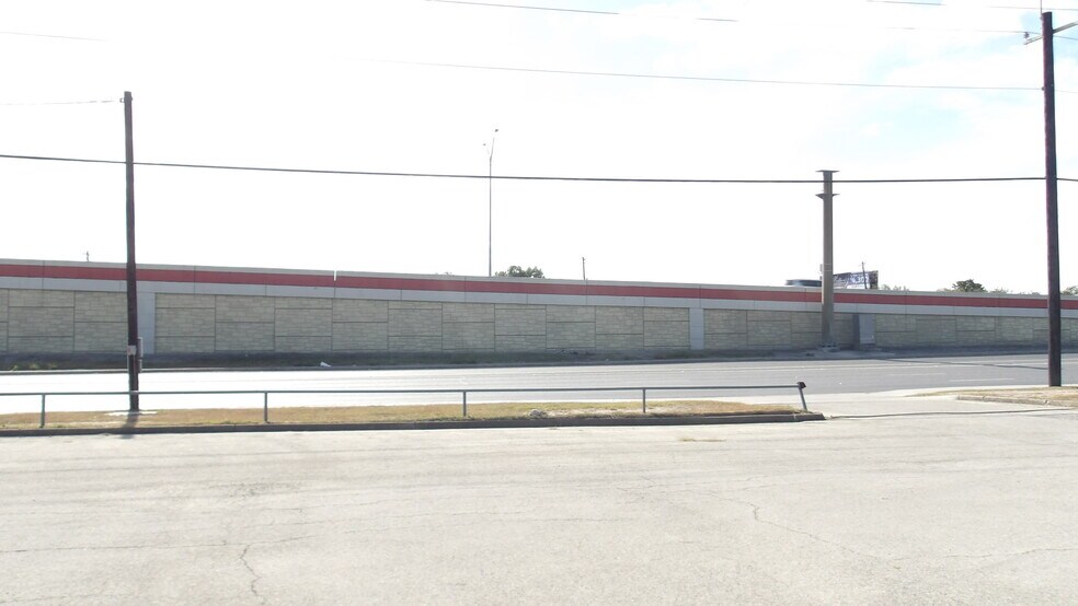 More Photos Of 2803 Expressway 83, Harlingen Land For Sale