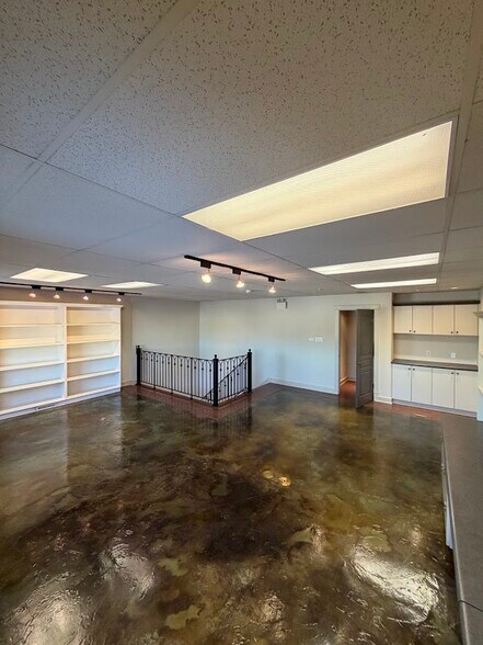 More Photos Of 11113 83 Av, Fort Saskatchewan Warehouse For Lease
