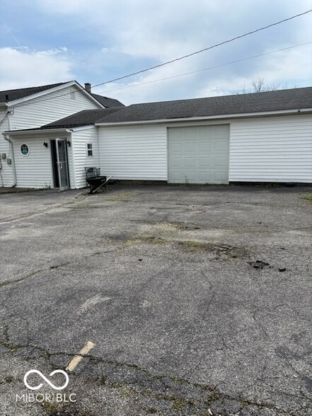 More Photos Of 120 S 4th Ave, Beech Grove Showroom For Sale