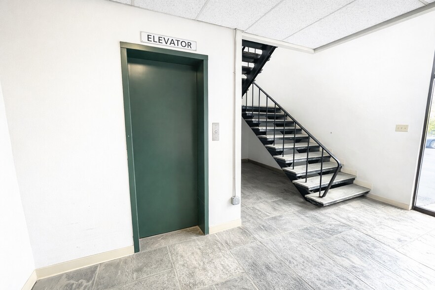 More Photos Of 41 Hudson View Way, Tarrytown Office For Lease