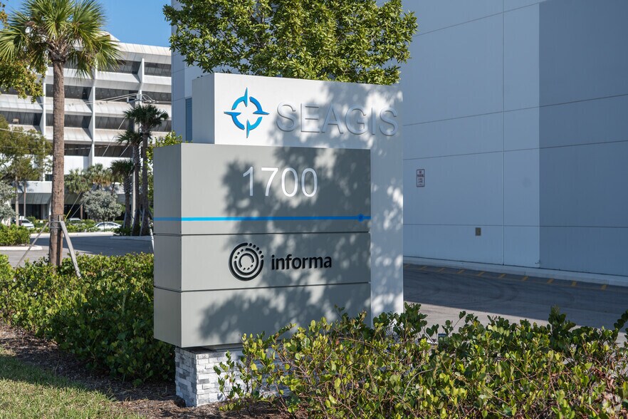 More Photos Of 1700 Eller Dr, Fort Lauderdale Distribution For Lease