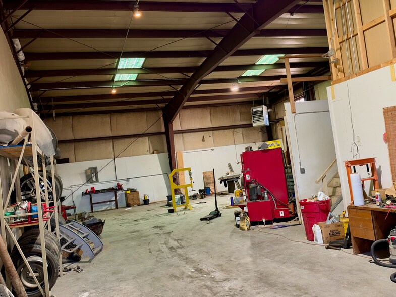 More Photos Of 6913 W Yellowstone Hwy, Casper Warehouse For Sale