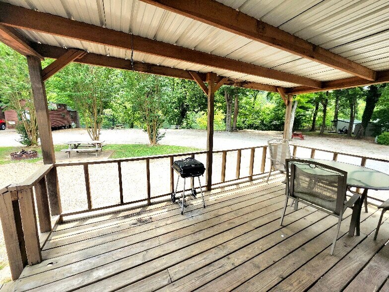 More Photos Of 469 River Rd, Lakeview Trailer Camper Park For Sale