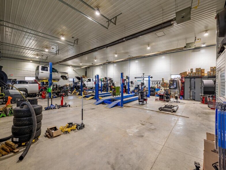 More Photos Of 528 Blackburn St, Cody Auto Repair For Sale