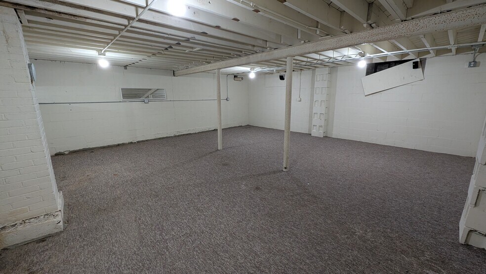 More Photos Of 211 N Dixie Way, South Bend Freestanding For Sale