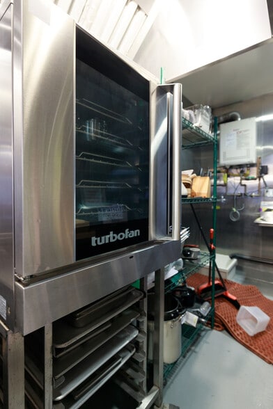 More Photos Of 1104 Highland Ave, Manhattan Beach Loft Creative Space For Sale