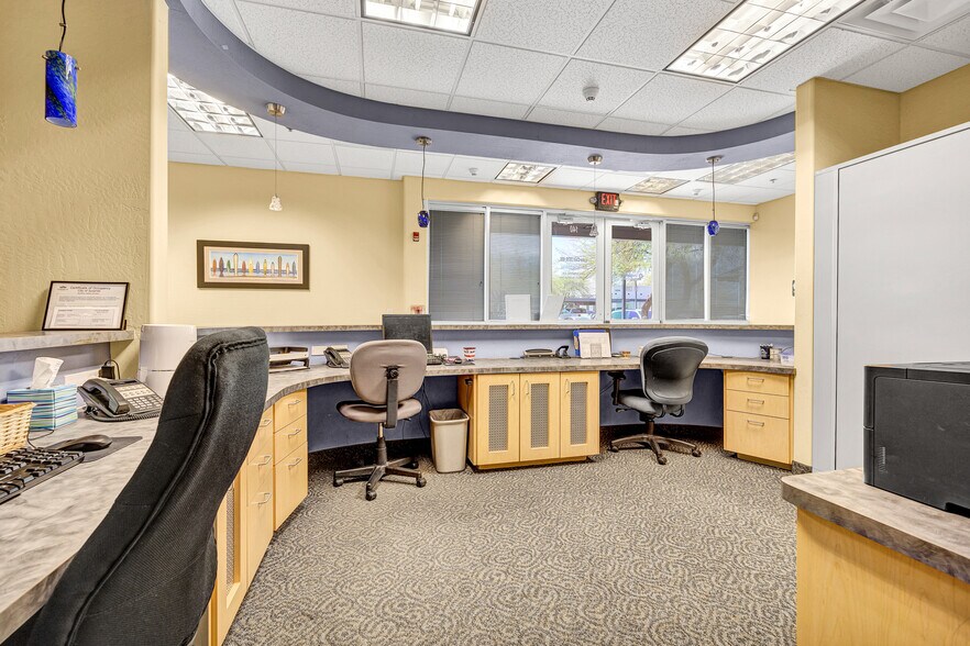 More Photos Of 15276 W Brookside Ln, Surprise Medical For Lease