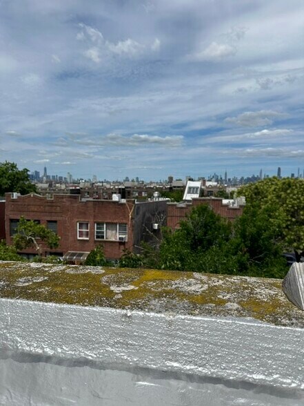 More Photos Of 96 Cypress Ct, Brooklyn Apartments For Sale