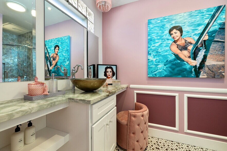 More Photos Of 120 W Vereda Sur, Palm Springs Hotel For Sale