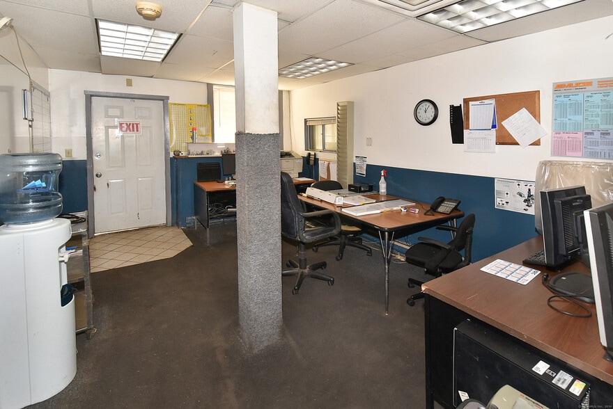 More Photos Of 712 Bread and Milk St, Coventry Manufacturing For Sale