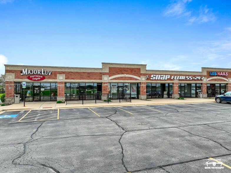 More Photos Of 6500-6572 W Route 34, Plano Unknown For Lease
