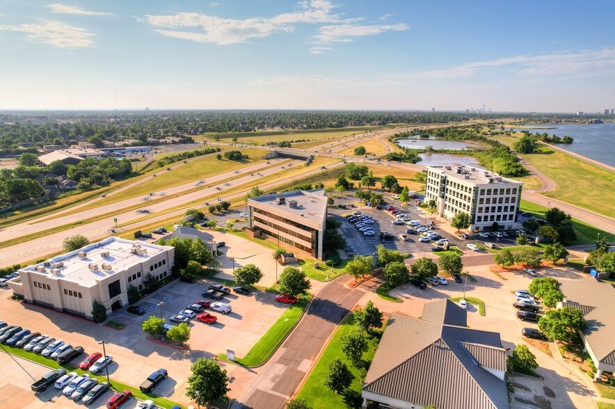 More Photos Of 10914 Hefner Pointe Dr, Oklahoma City Medical For Lease