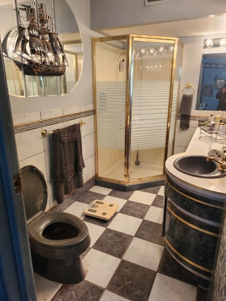 More Photos Of 6071 S Archer Ave, Chicago Restaurant For Sale