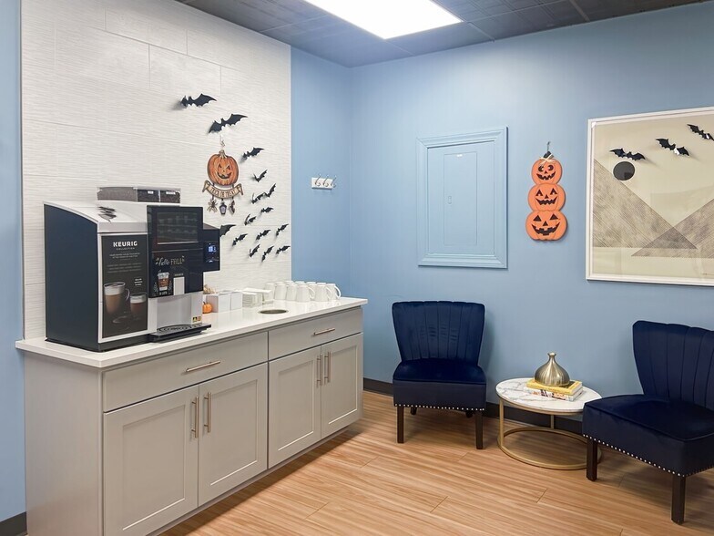 More Photos Of 1037-1045 Elm St, Manchester Office For Lease